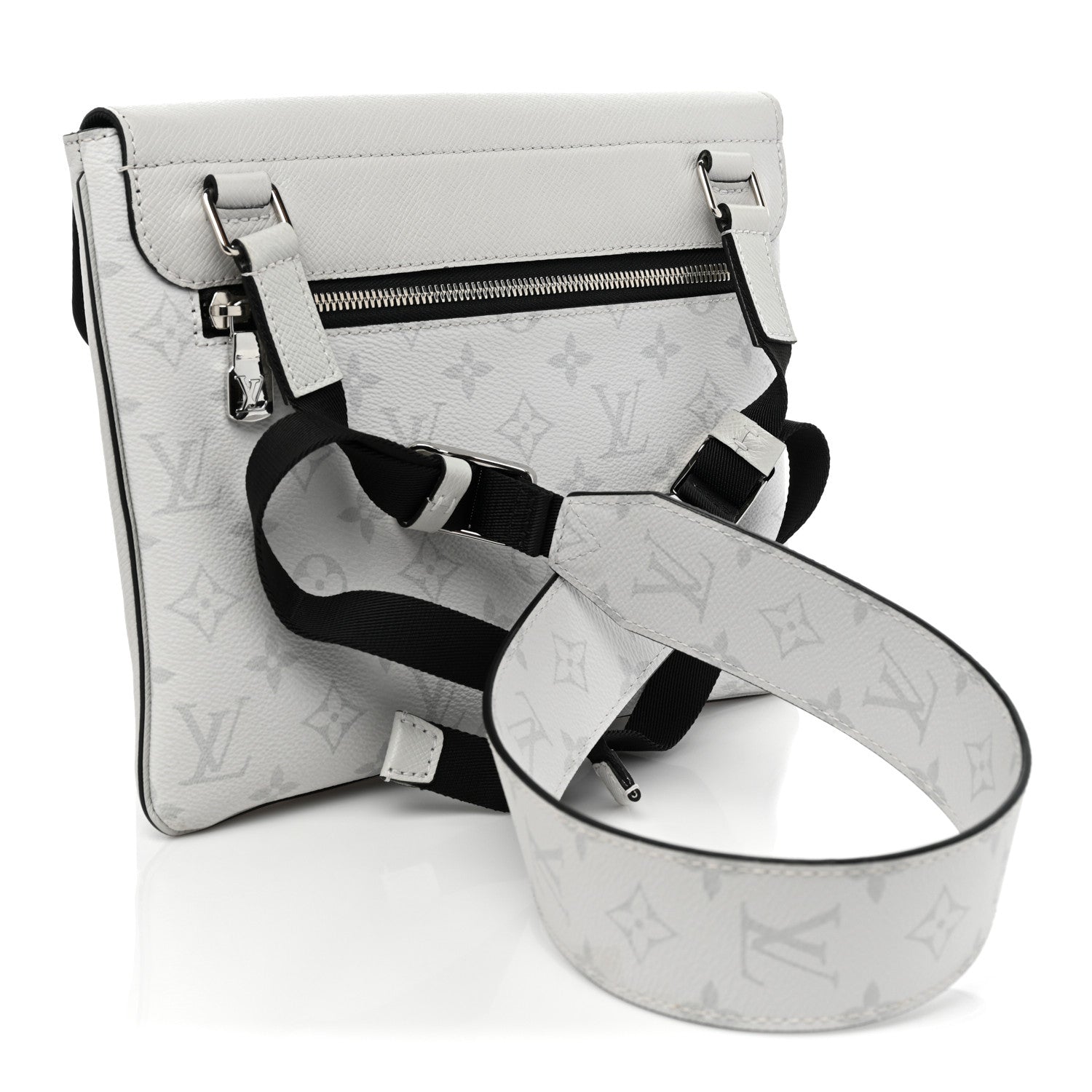 Louis Vuitton Taigarama Outdoor Flap Messenger White 3 of 8