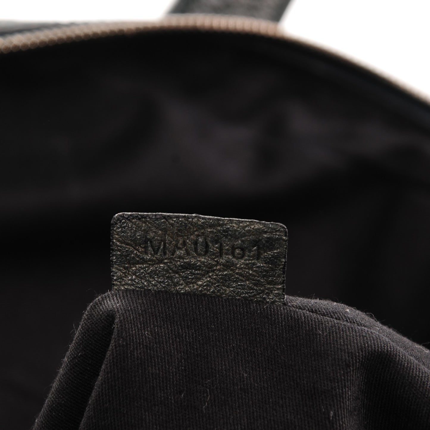 Pebbled Calfskin Medium Nightingale
