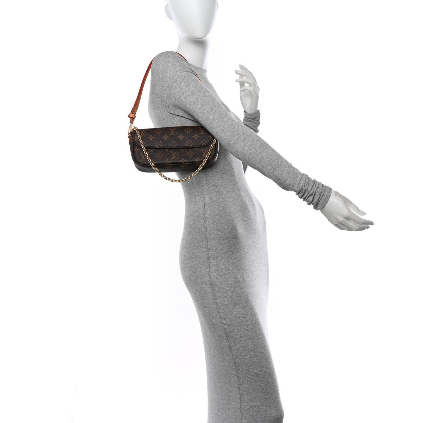 Monogram Ivy Wallet On Chain