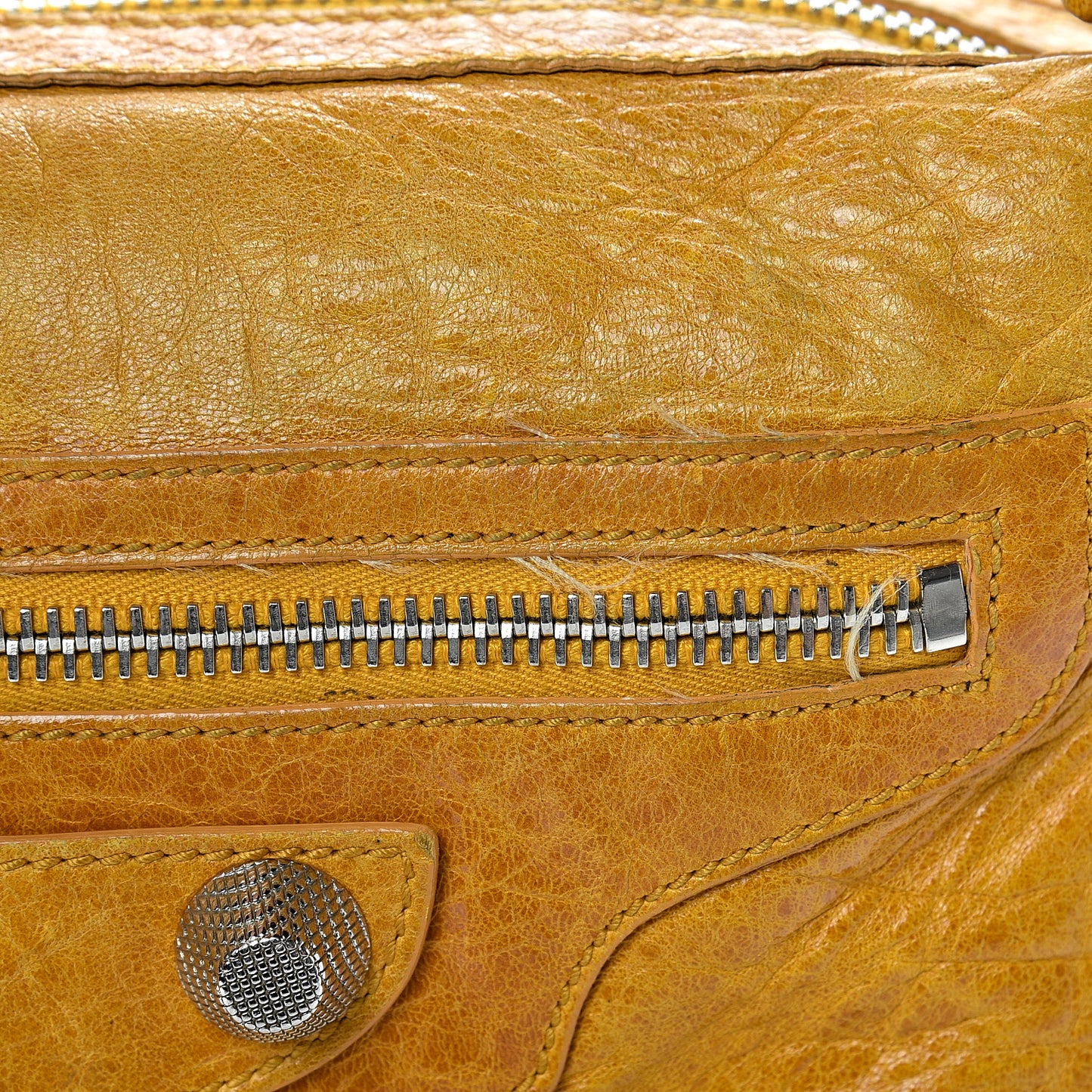 Agneau Giant 12 Silver Hardware Day Hobo Moutarde