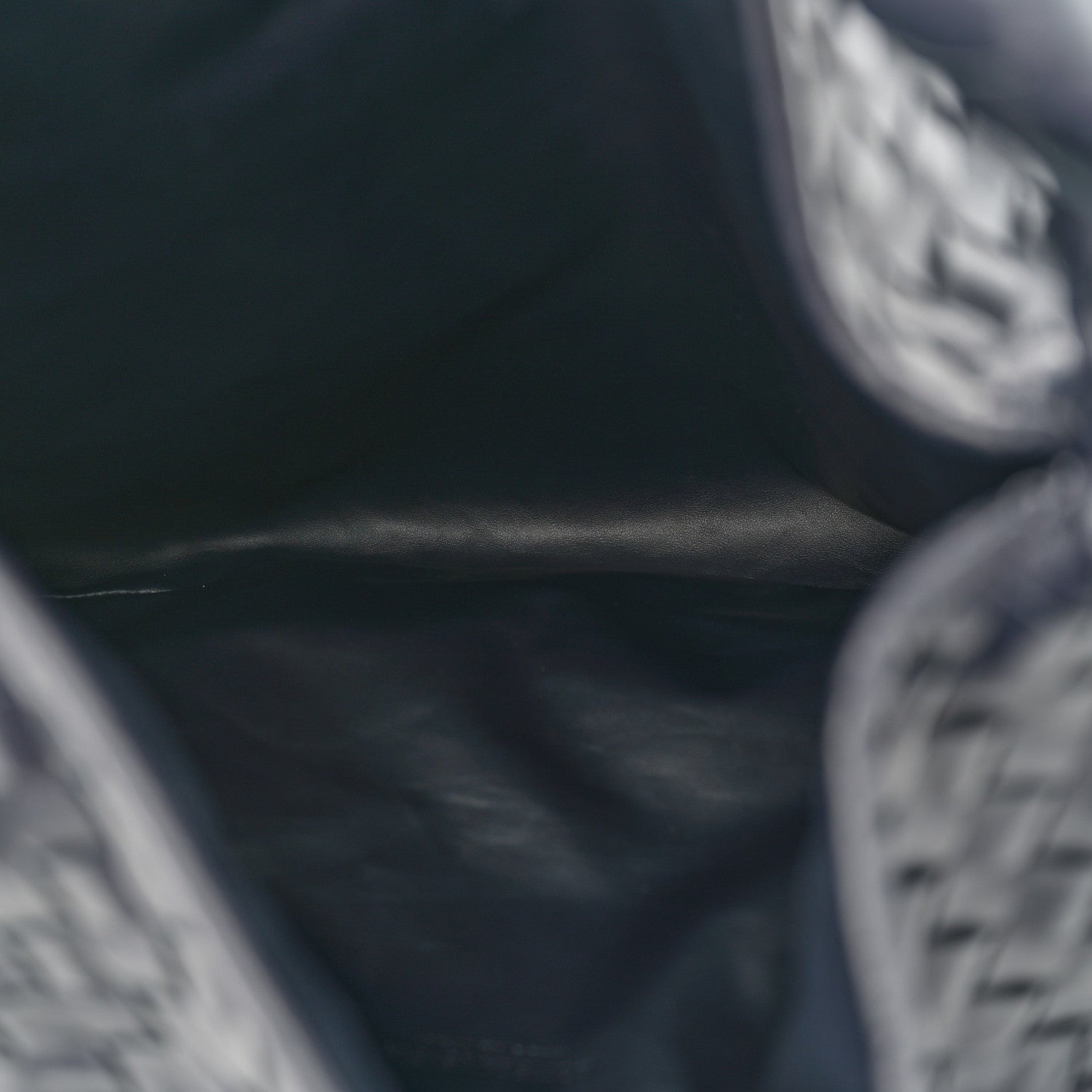 Bottega Veneta Calfskin Intrecciato Large Hop Space 5 of 10