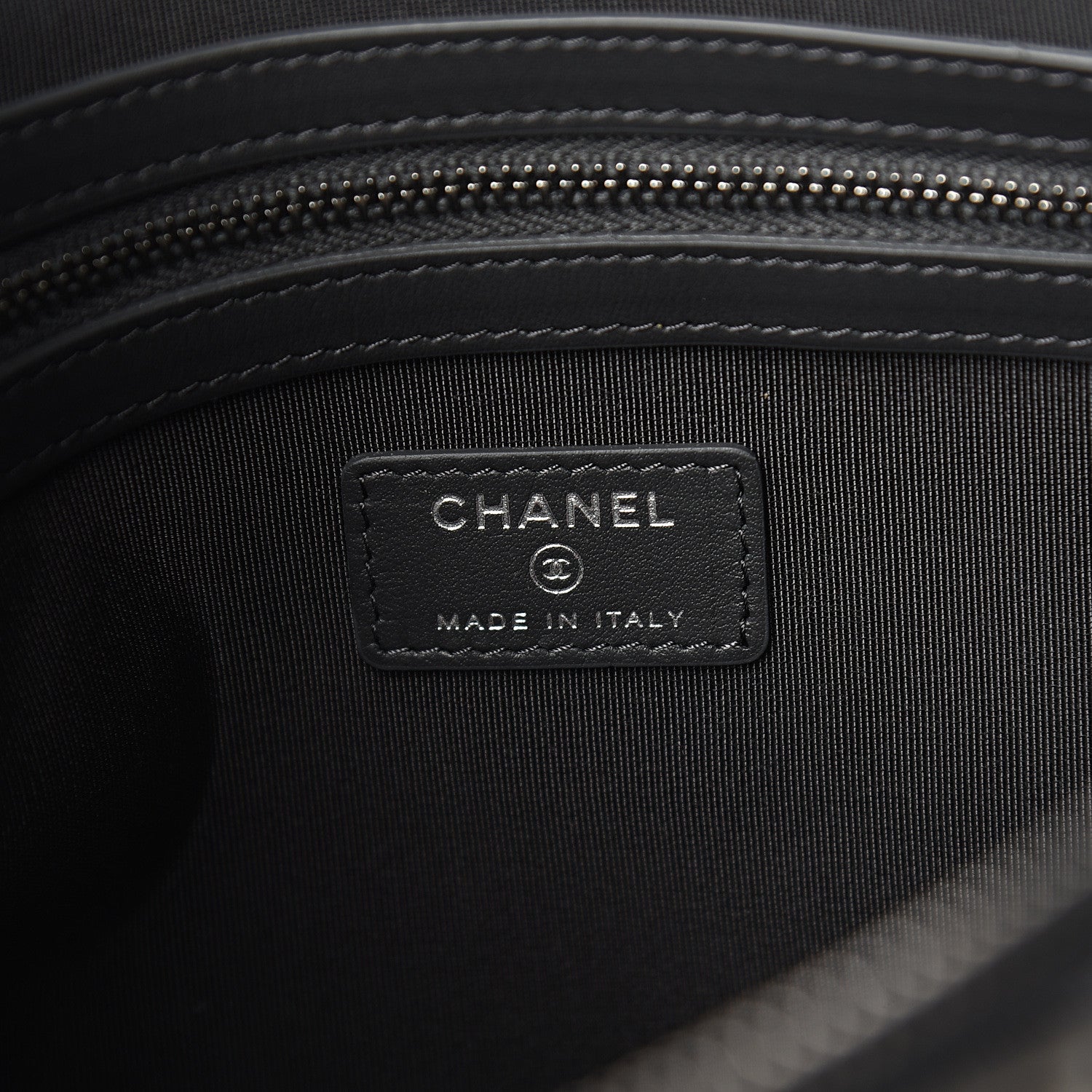 Chanel Iridescent Caviar Quilted Medium Boy Cosmetic Case Grey 5 of 6