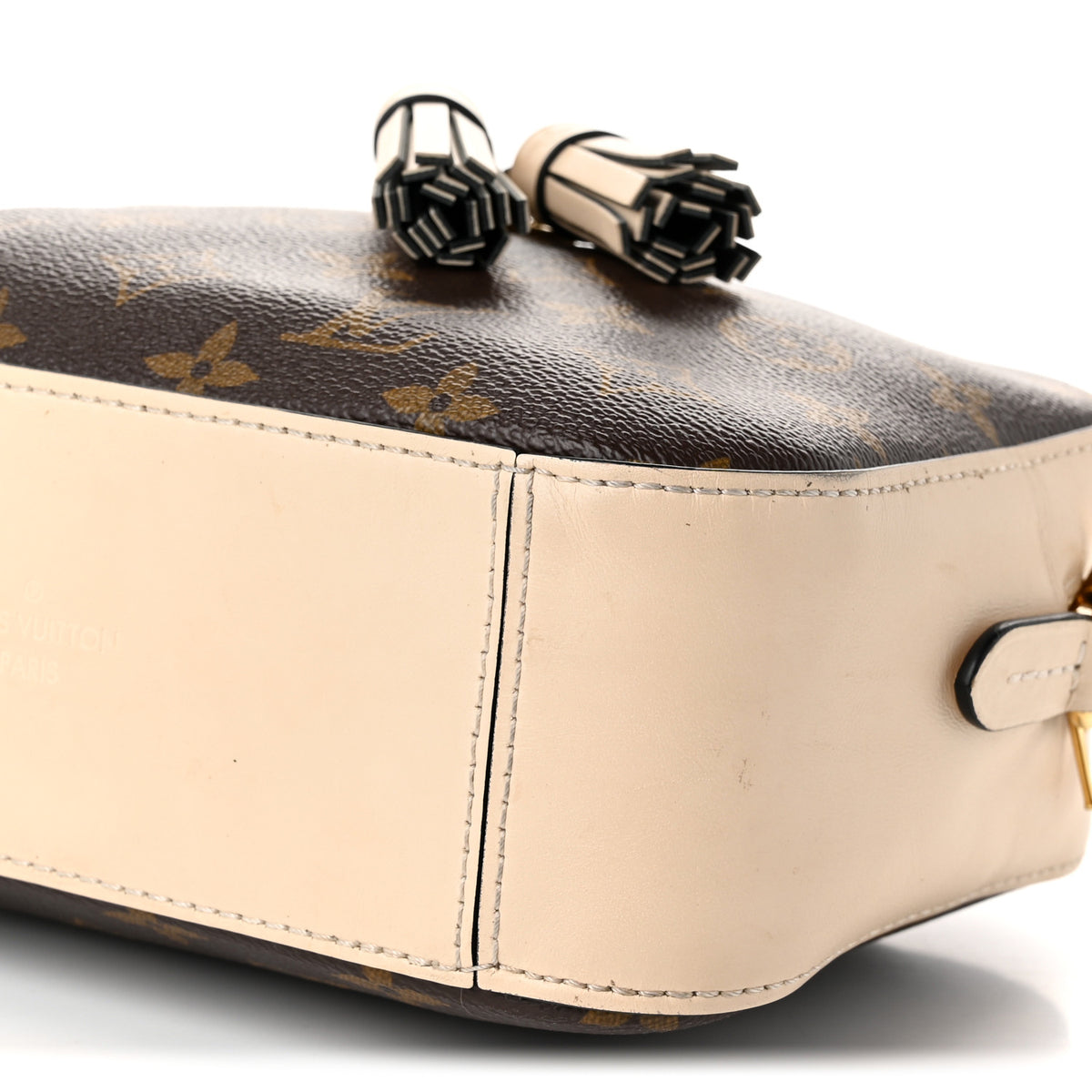Monogram Saintonge Creme