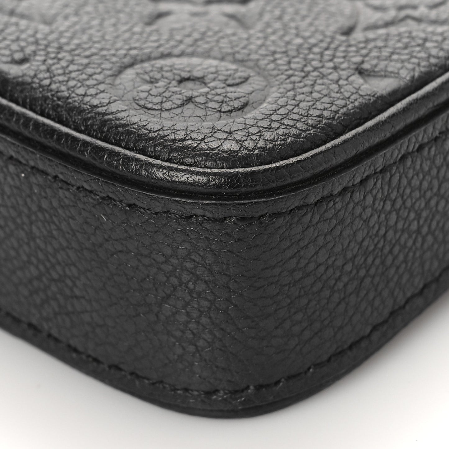 Empreinte Easy Pouch On Strap Black