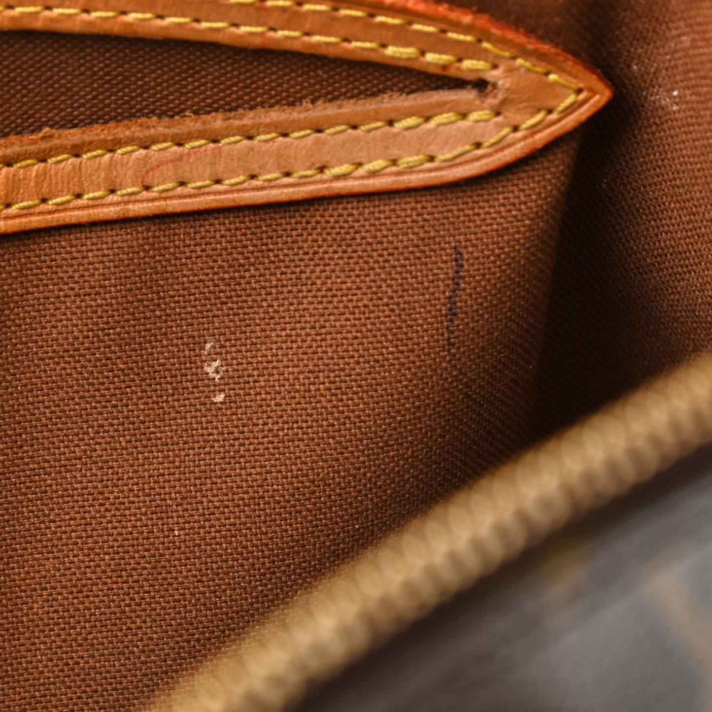 Monogram Alma MM
