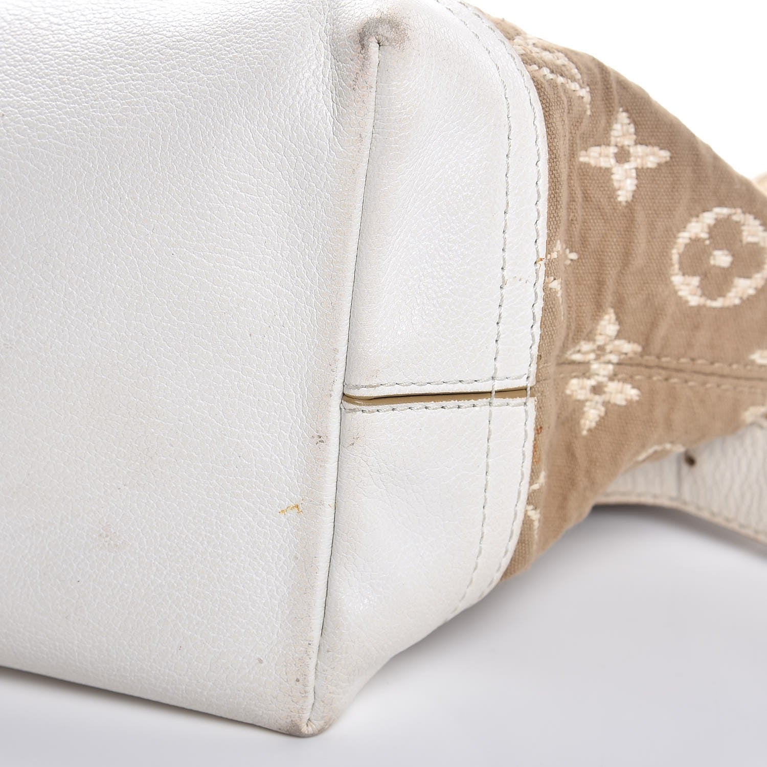 Louis Vuitton Monogram Sabbia Besace White 11 of 18