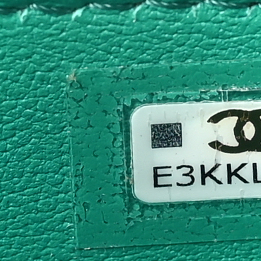 Chanel Caviar Quilted Sweetheart Mini Vanity Case Green 7 of 11