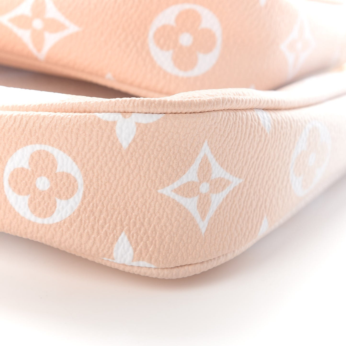 Monogram Giant By The Pool Multi Pochette Accessories Brume