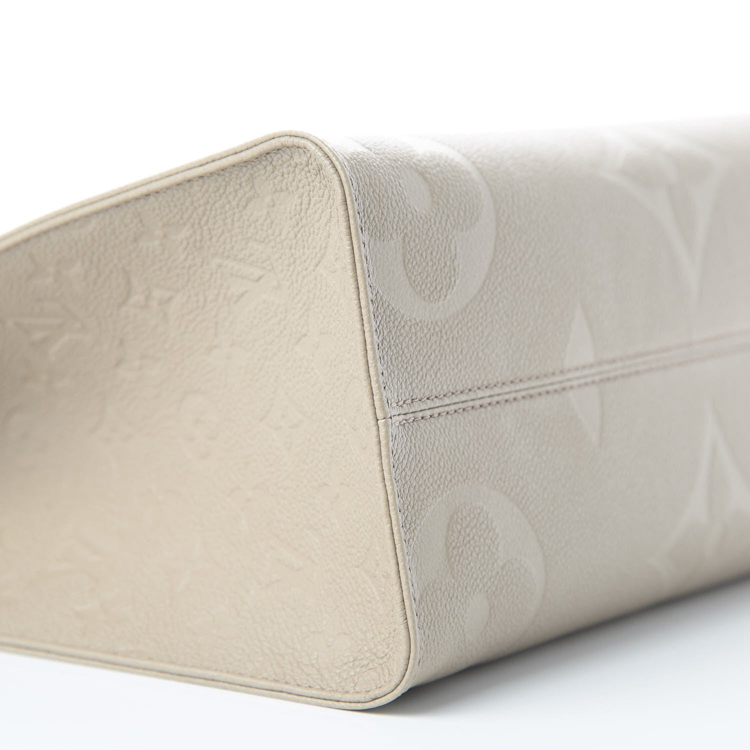 Louis Vuitton Empreinte Monogram Giant Onthego MM Tourterelle 7 of 10