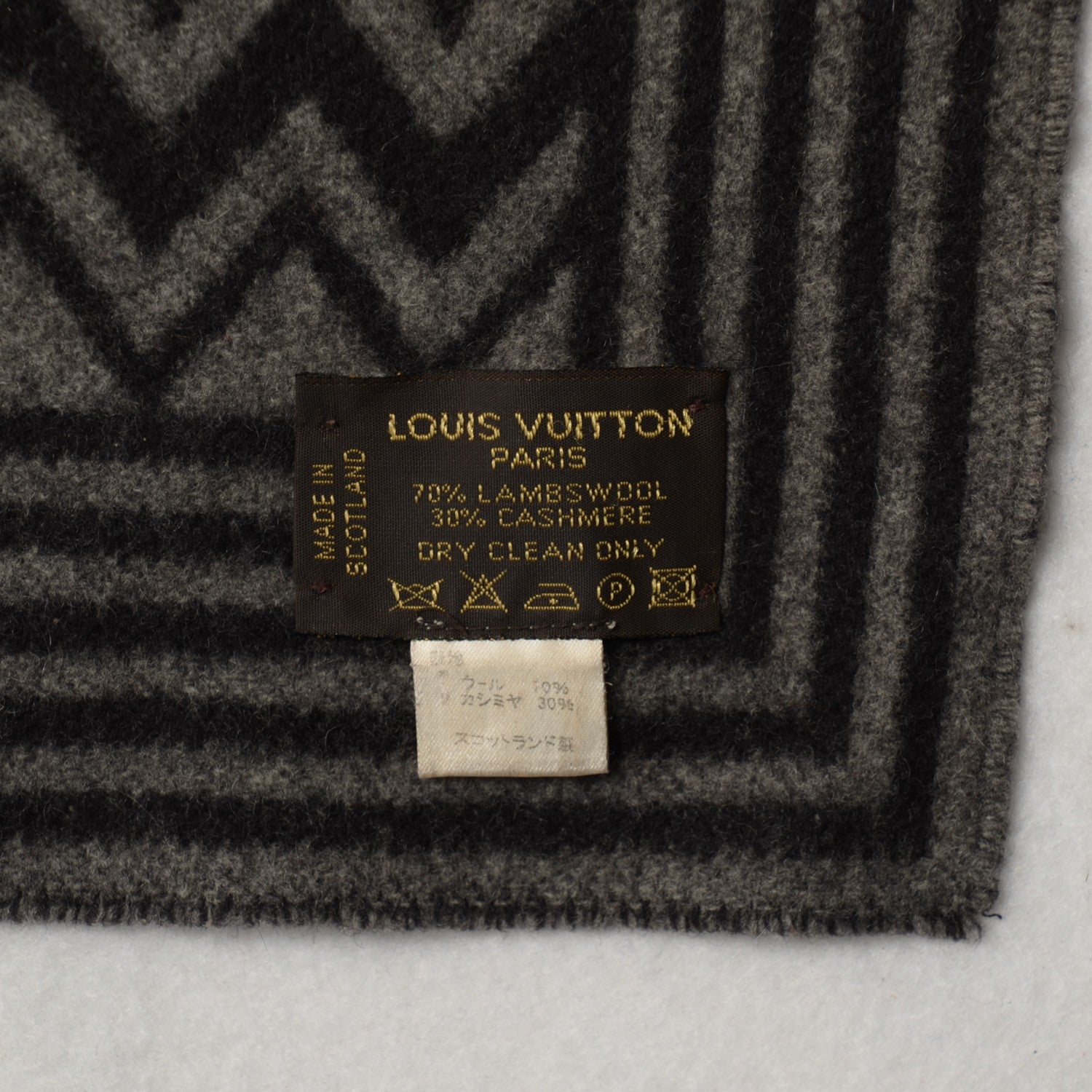 Louis Vuitton Cashmere Wool Karakoram Scarf 4 of 4