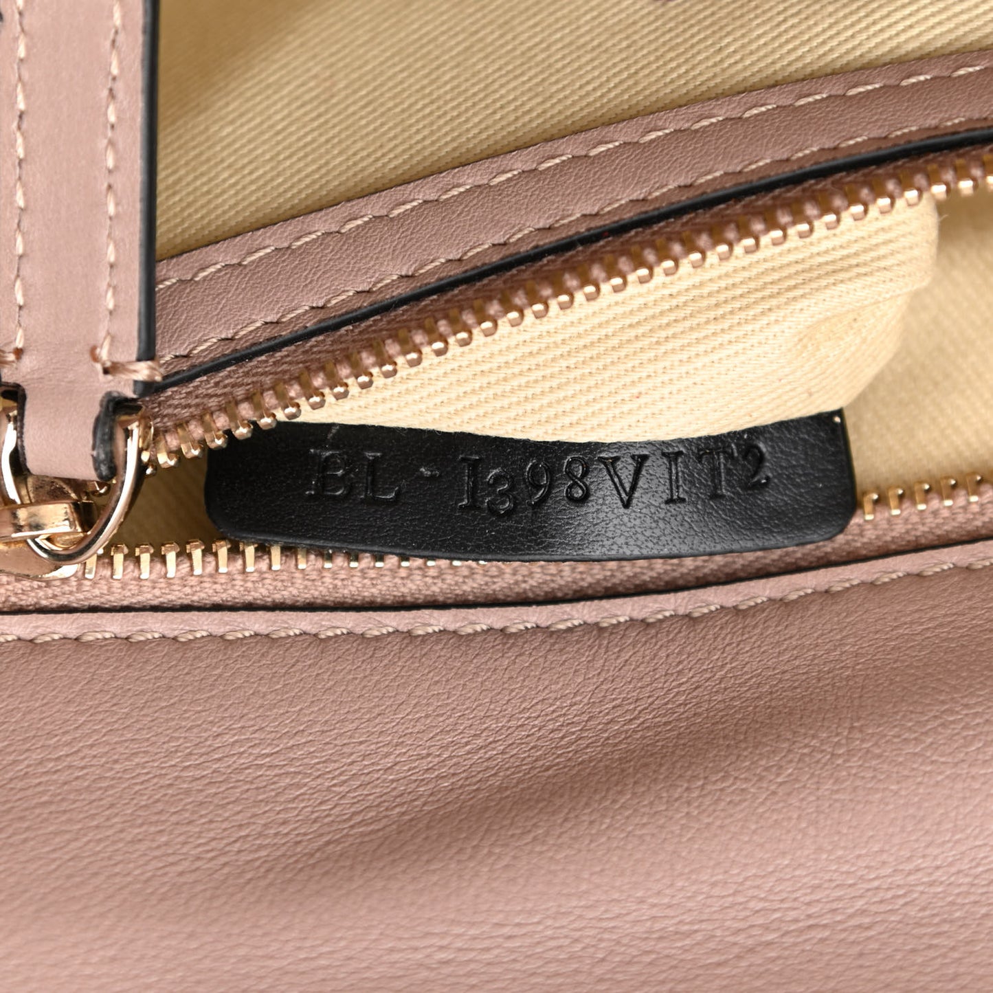 Vitello Medium Glam Lock Rockstud Flap Poudre