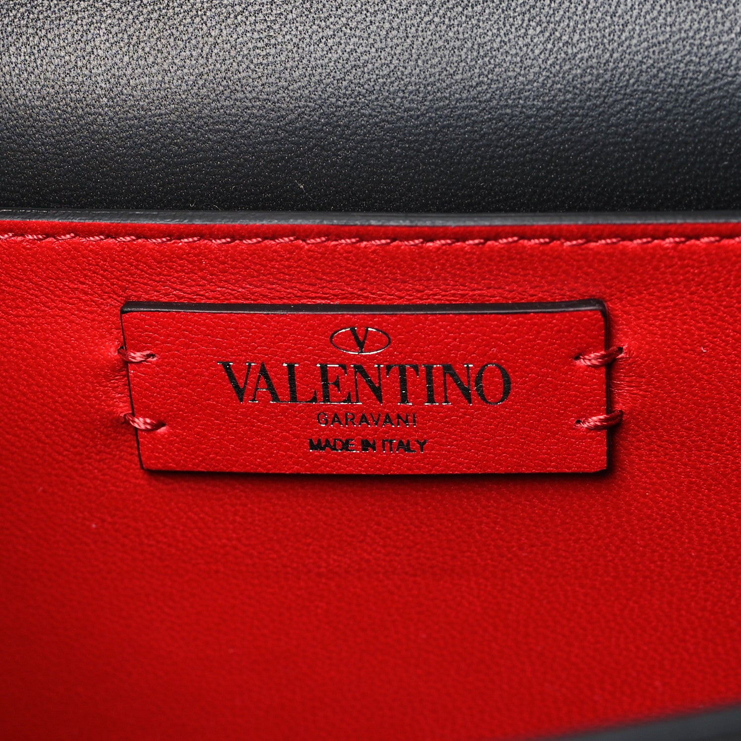 Valentino Garavani Calfskin VCase Chain Wallet Black 5 of 7