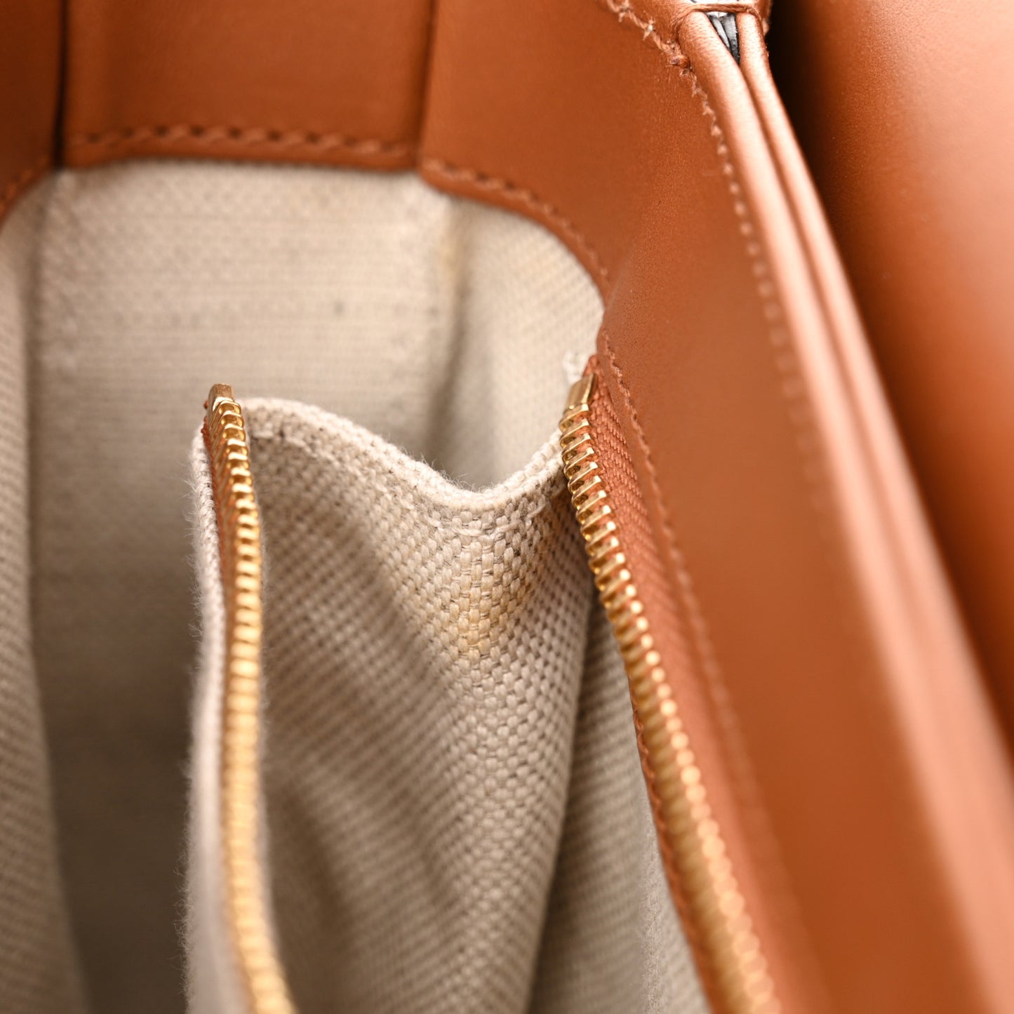 X DANS LE VERT Textured Dollar Calfskin Horsebit 1955 Shoulder Bag Dusty Azure Harness Brown Mystic White