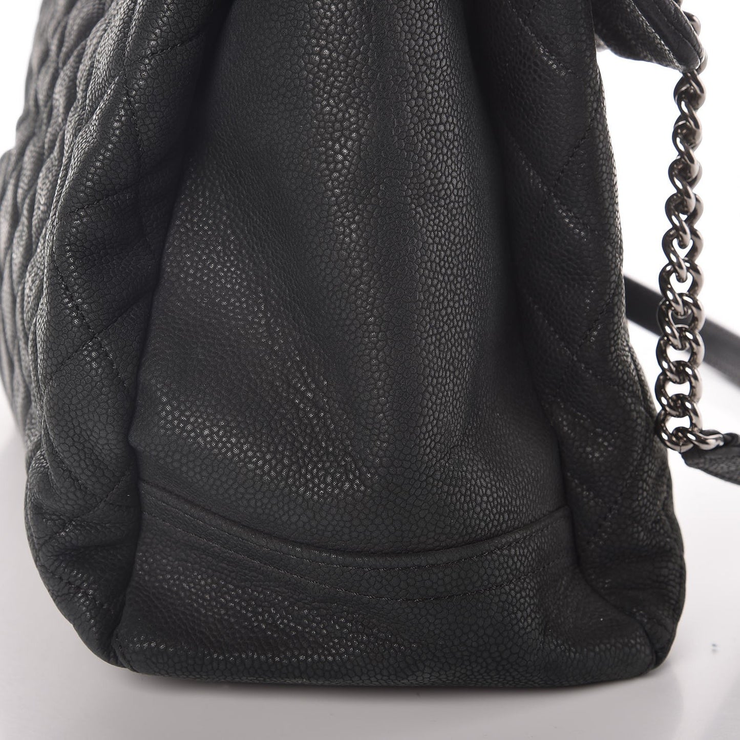 Iridescent Caviar Medium Lady Pearly Flap Black