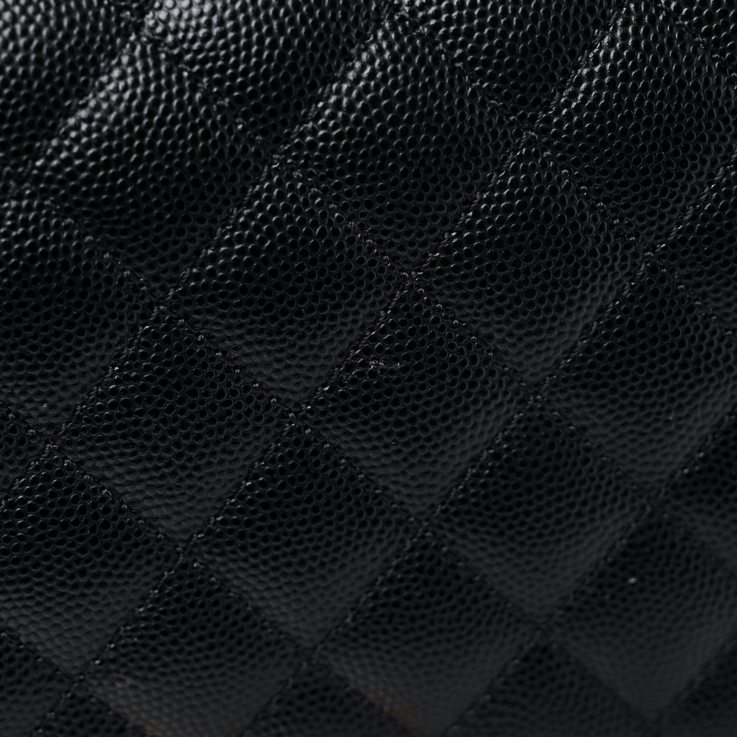 Caviar Quilted Medium Boy Flap Black