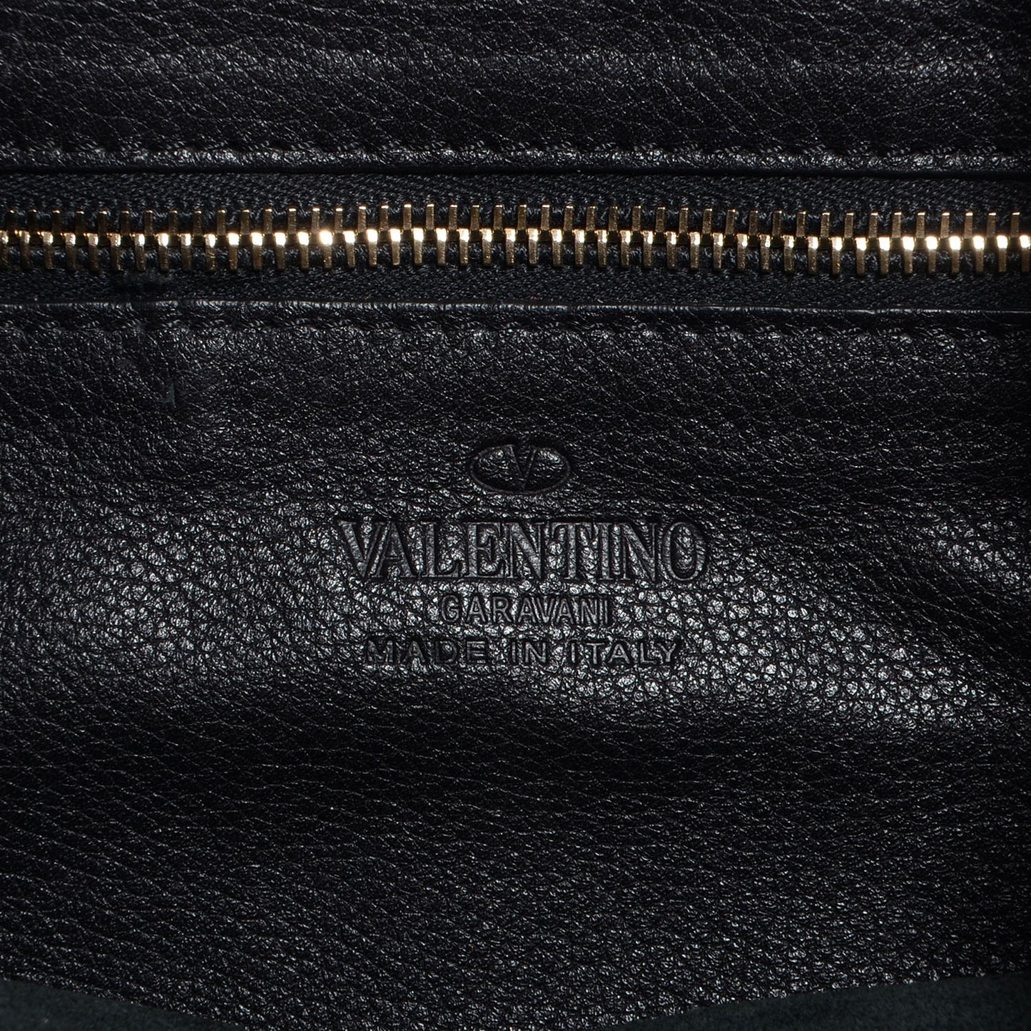 Pebbled Calfskin Large Rockstud Flip-Lock Messenger Bag Black