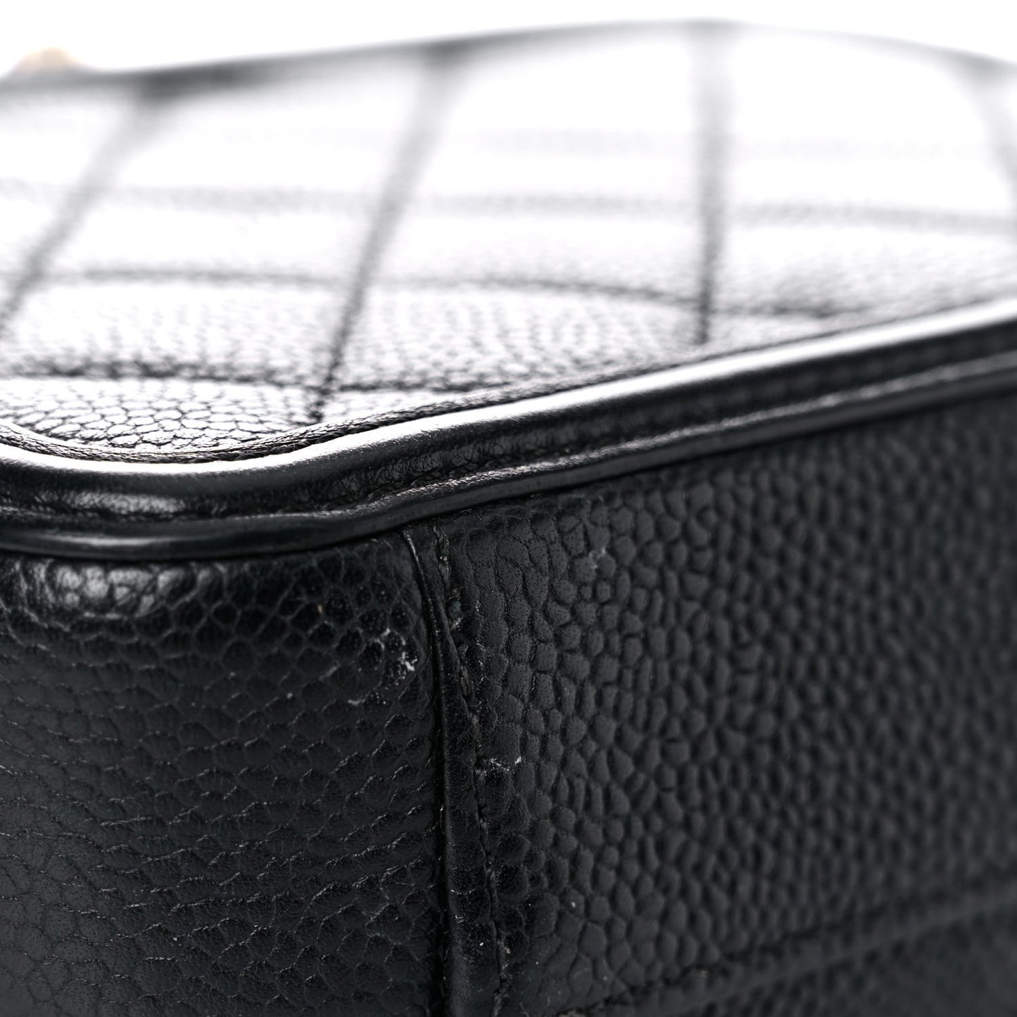Caviar Quilted Small CC Filigree Vanity Case Black