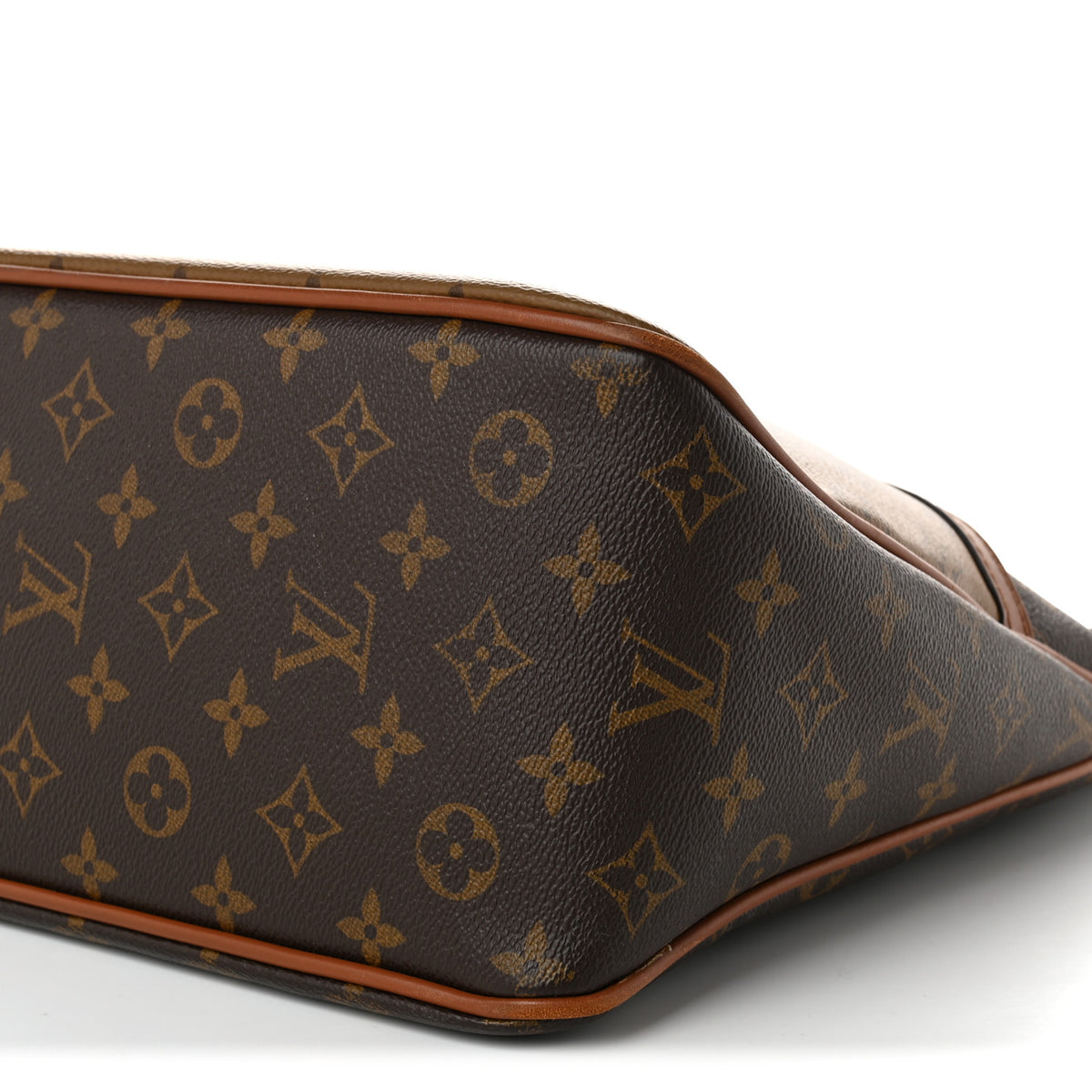 Reverse Monogram Dauphine Hobo MM
