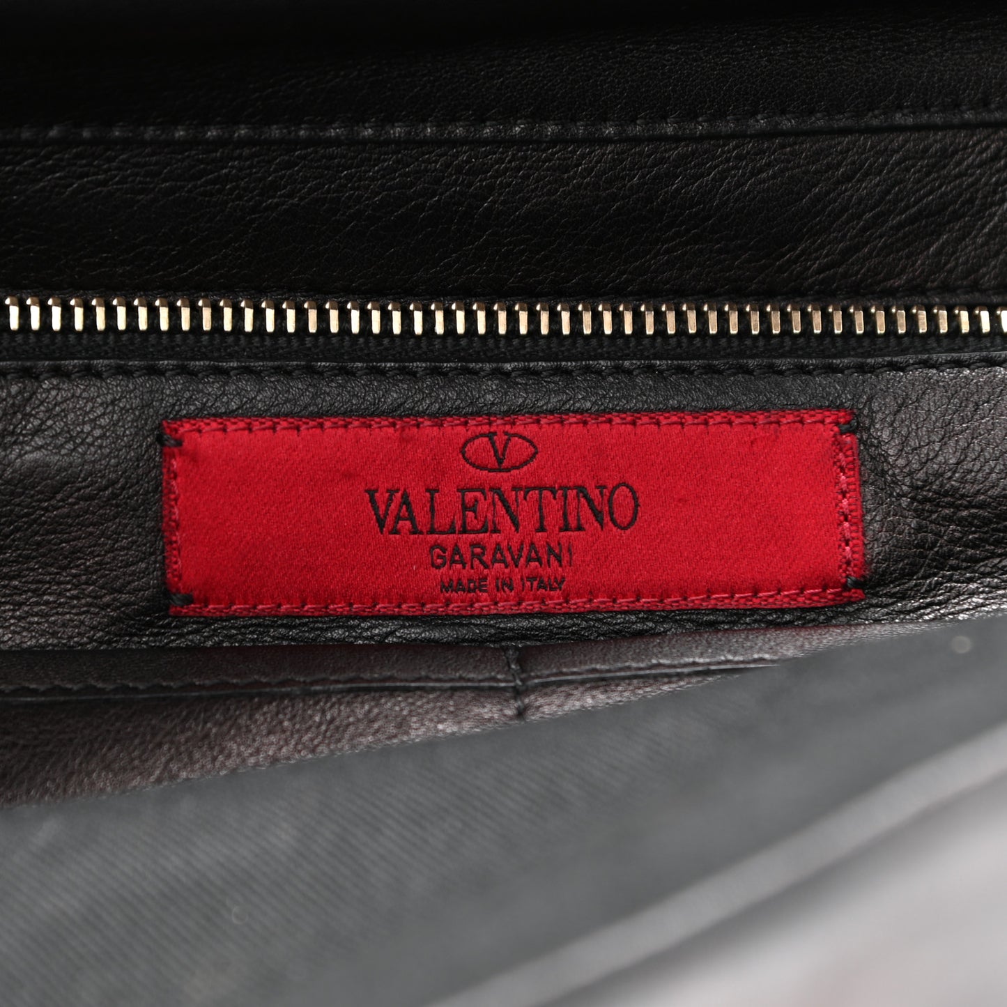 Vitello Medium Rockstud Tote Black