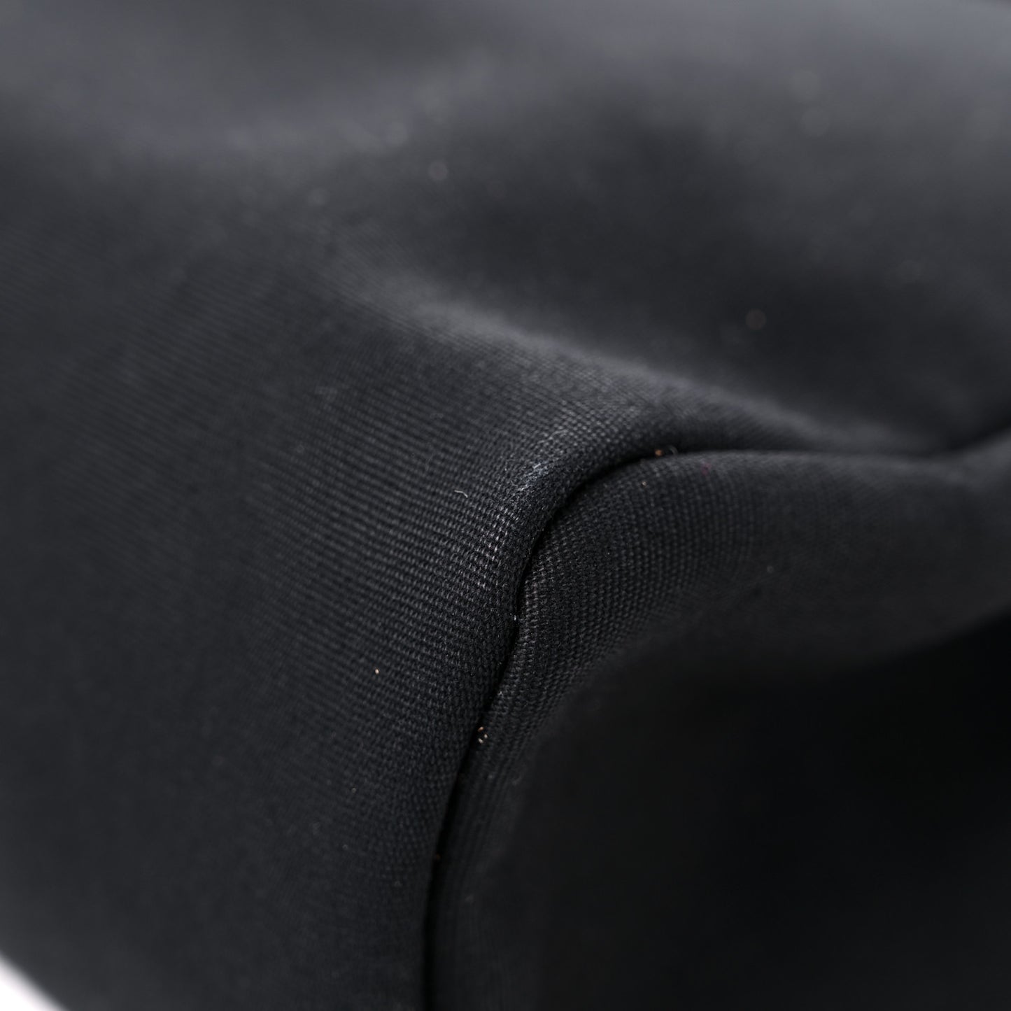 Toile Vache Calfskin Herbag 30 PM Black Natural