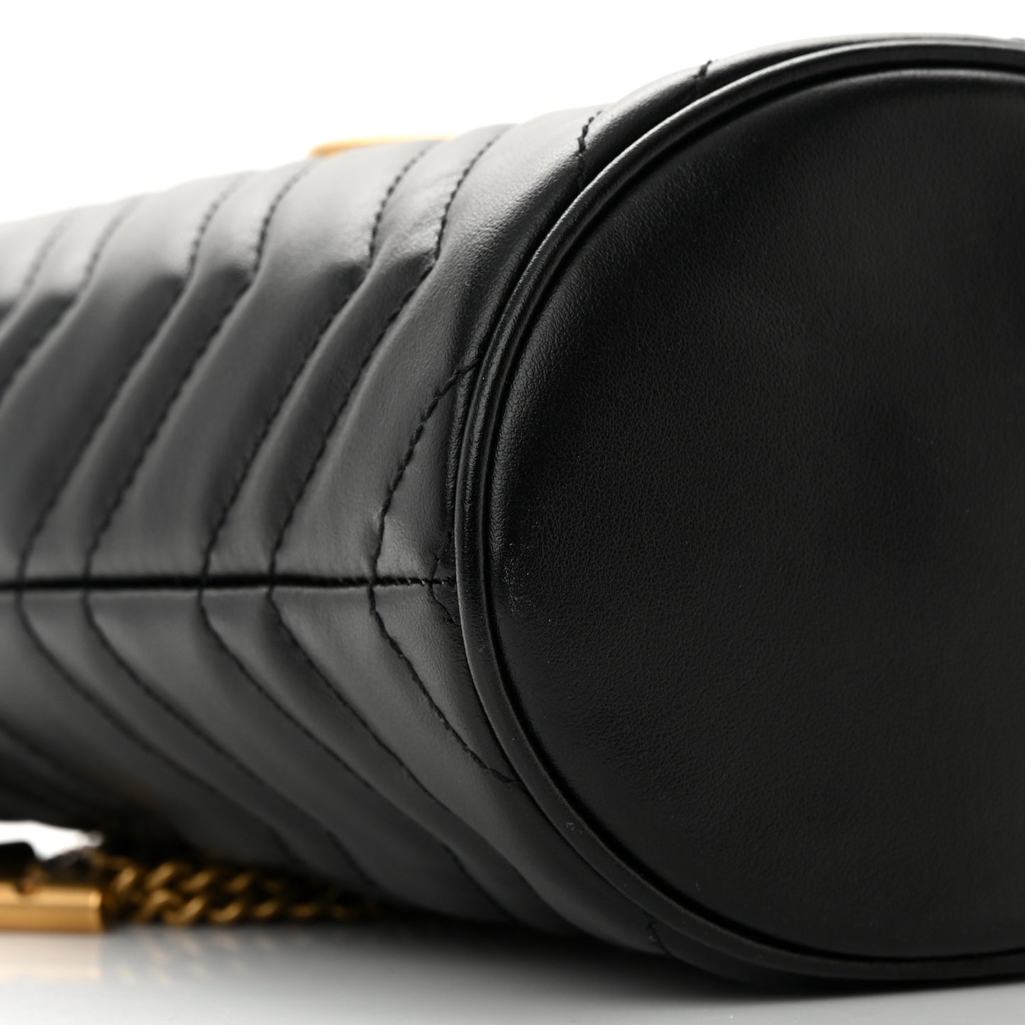 Calfskin Matelasse Mini GG Marmont 2.0 Bucket Bag Black