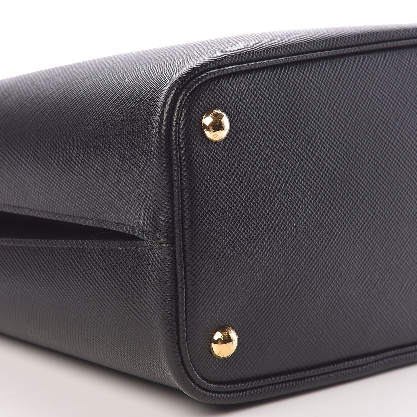 Saffiano Cuir Medium Panier Bucket Bag Black Fuoco