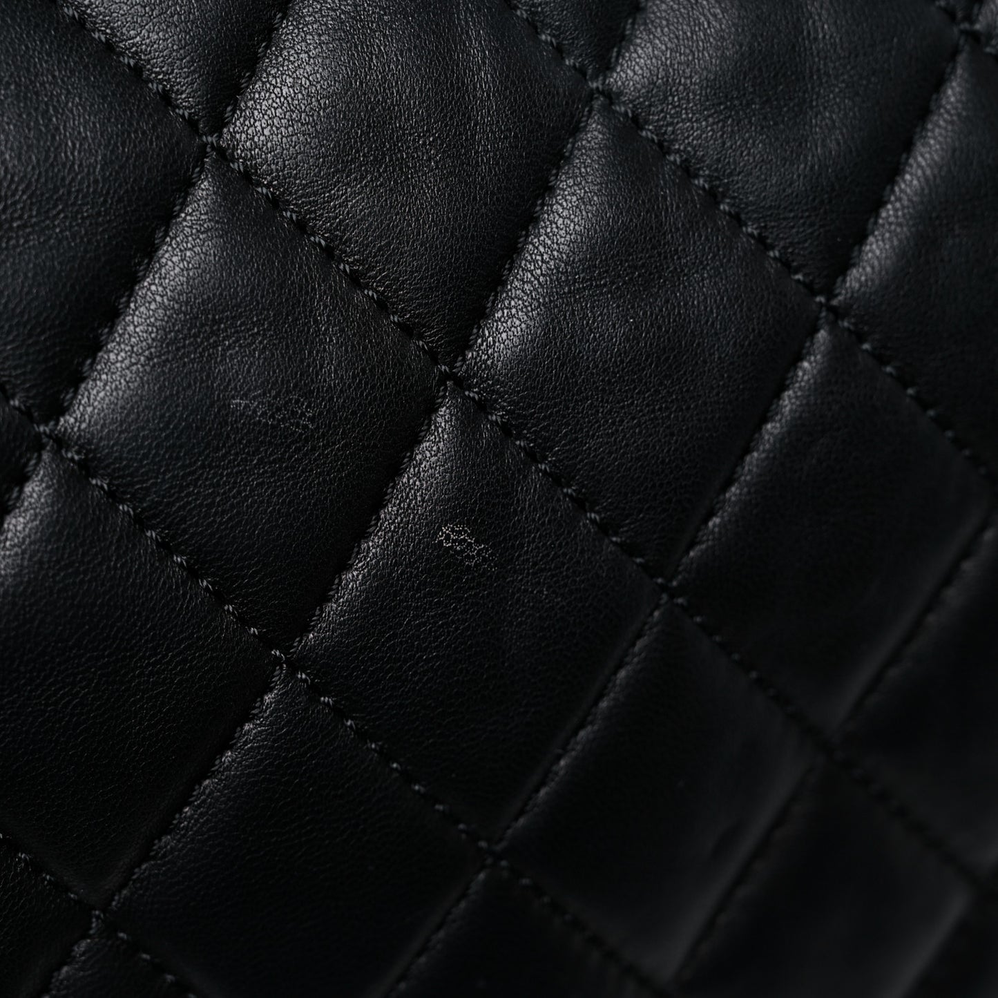 Lambskin Jumbo Coco Rain Flap Black