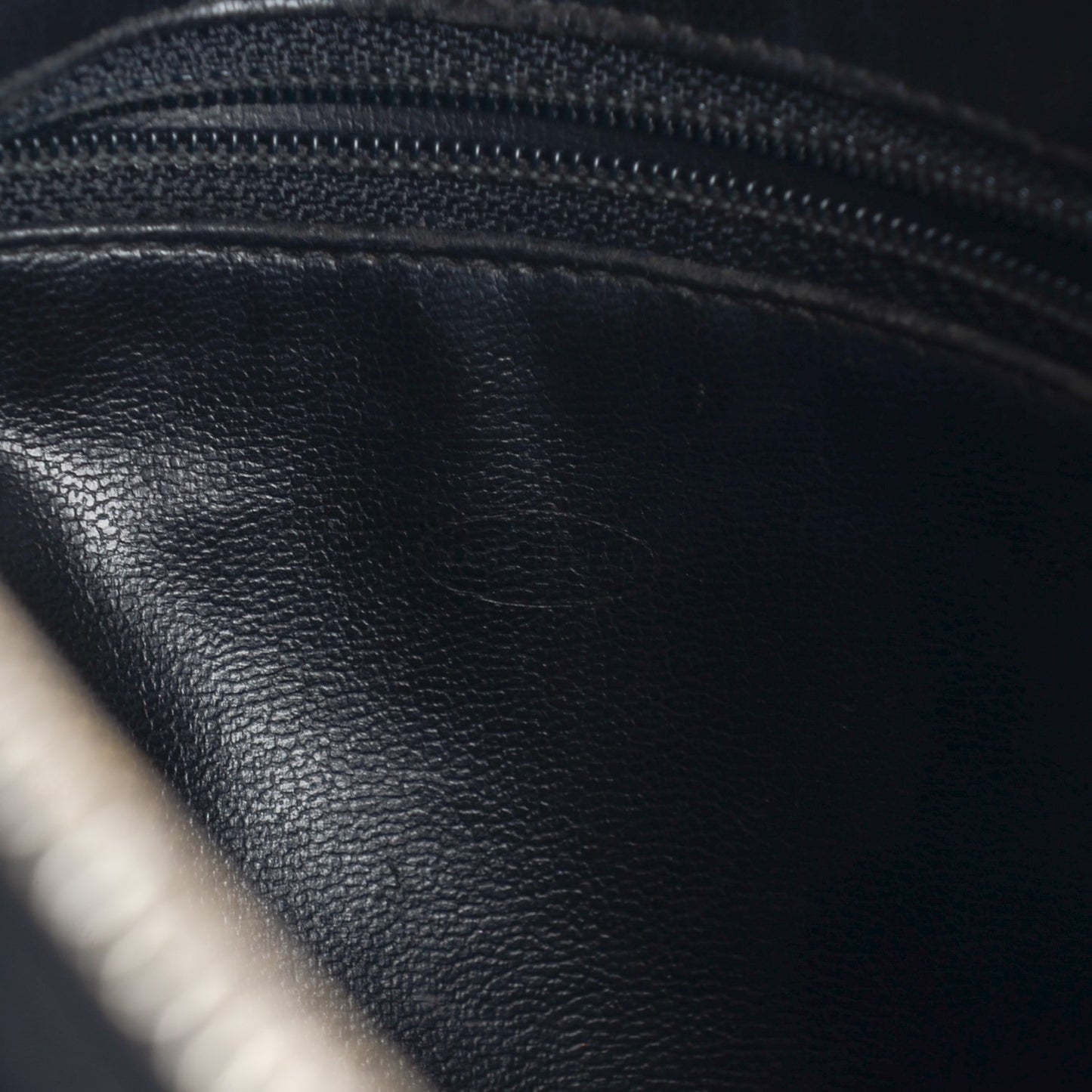 Caviar CC Shoulder Bag Black