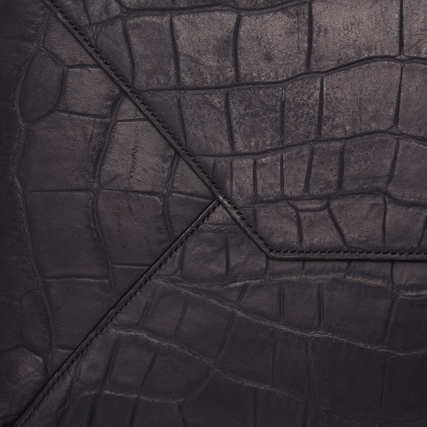 Crocodile Embossed Nubuck Small Belt Cabas Phantom Navy Blue
