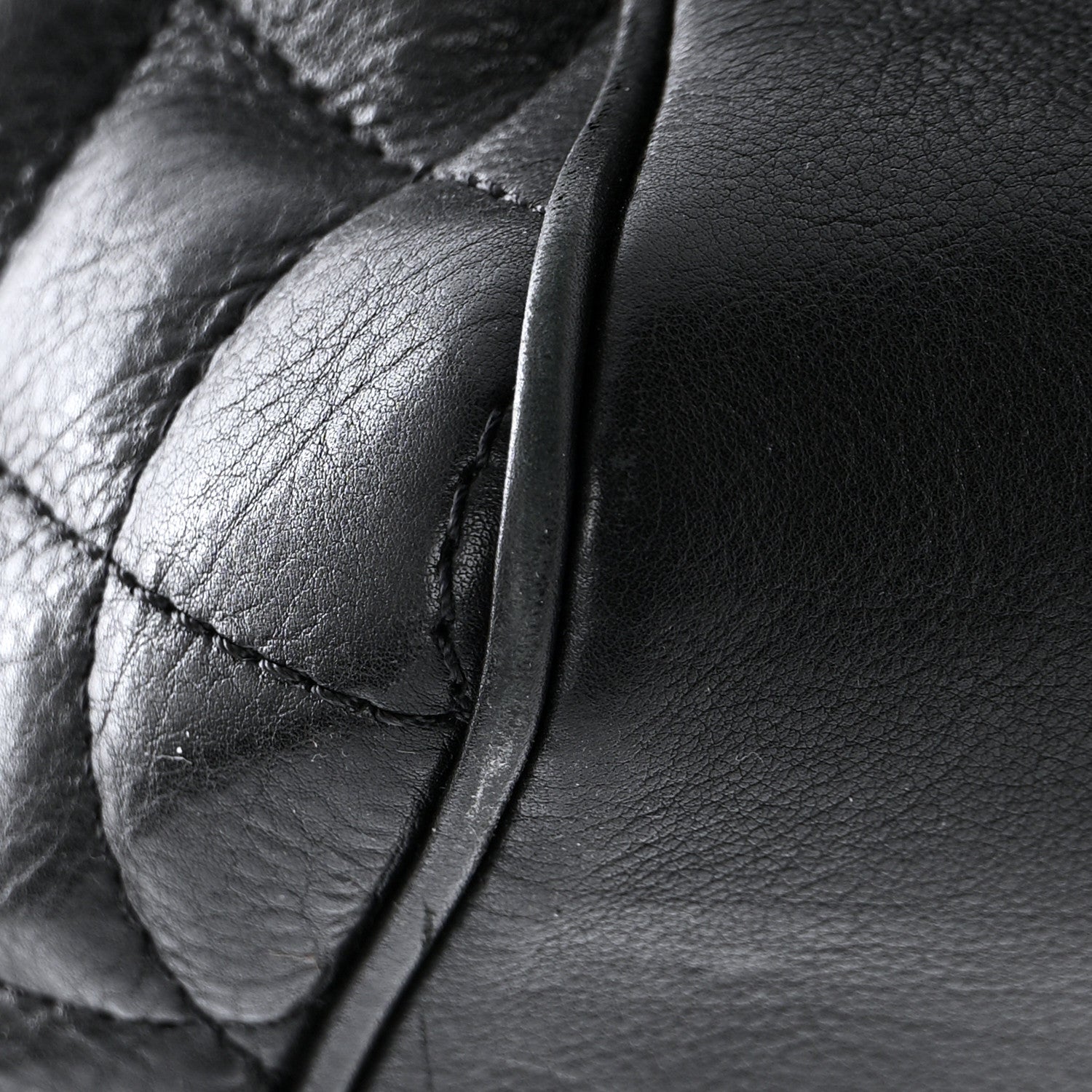 Chanel Calfskin Quilted CC Medium Vanity Case Black 21 of 23