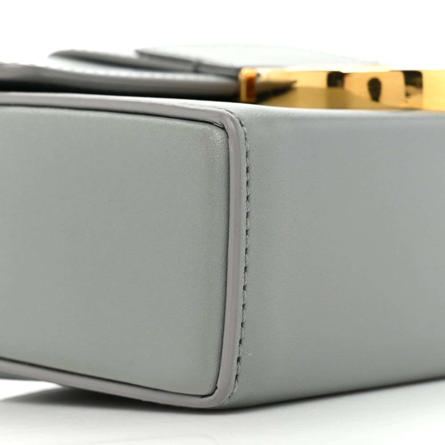 Box Calfskin 30 Montaigne Box Bag Gray