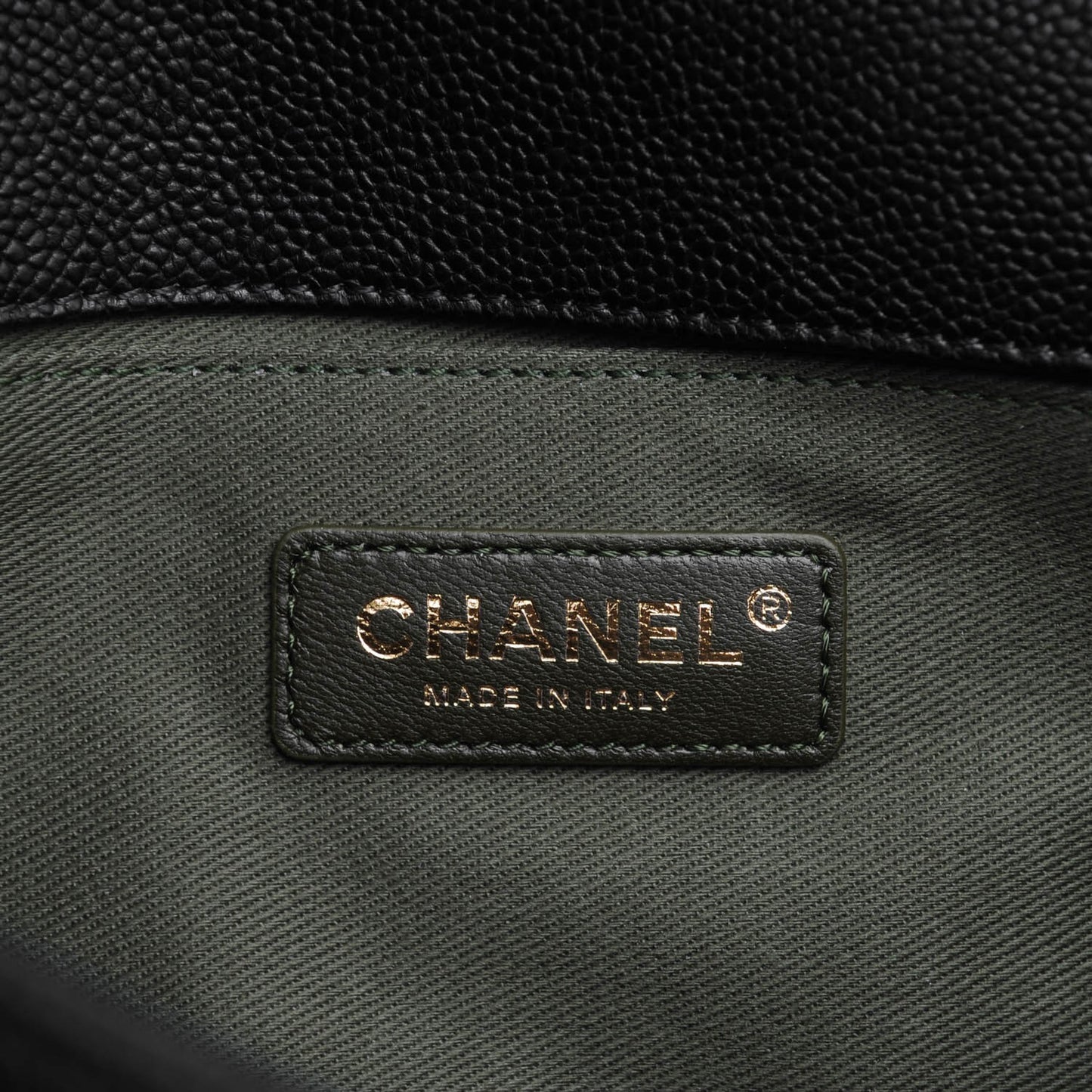 Caviar Quilted Medium Boy Flap Black