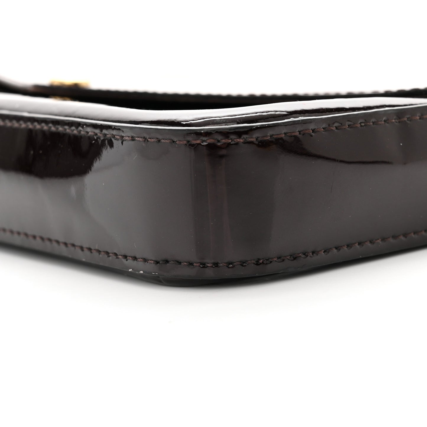 Vernis Pochette Felicie Chain Wallet Amarante