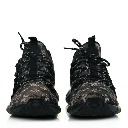 Louis Vuitton Denim Rubber Monogram Tie Dye Mens Fastlane Low Sneakers 8.5 Black 2 of 6