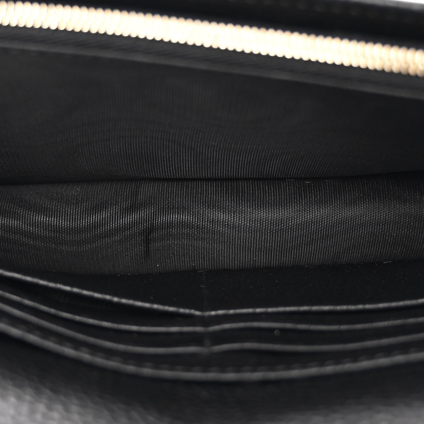 Pebbled Calfskin Soho Wallet On Chain Black