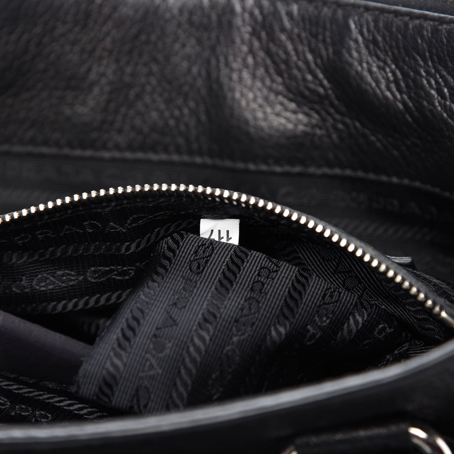 Vitello Daino Shopping Tote Nero Black