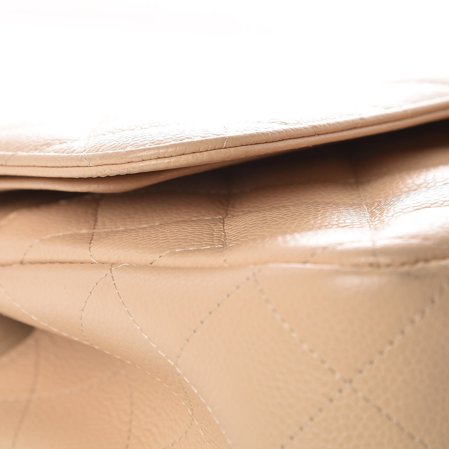 Caviar Quilted Jumbo Double Flap Beige Clair