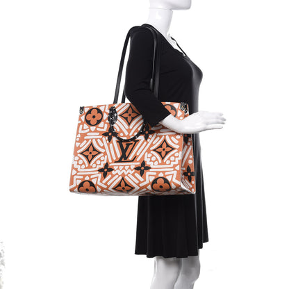 Louis Vuitton Monogram Giant Crafty Onthego GM Crème Caramel 2 of 10