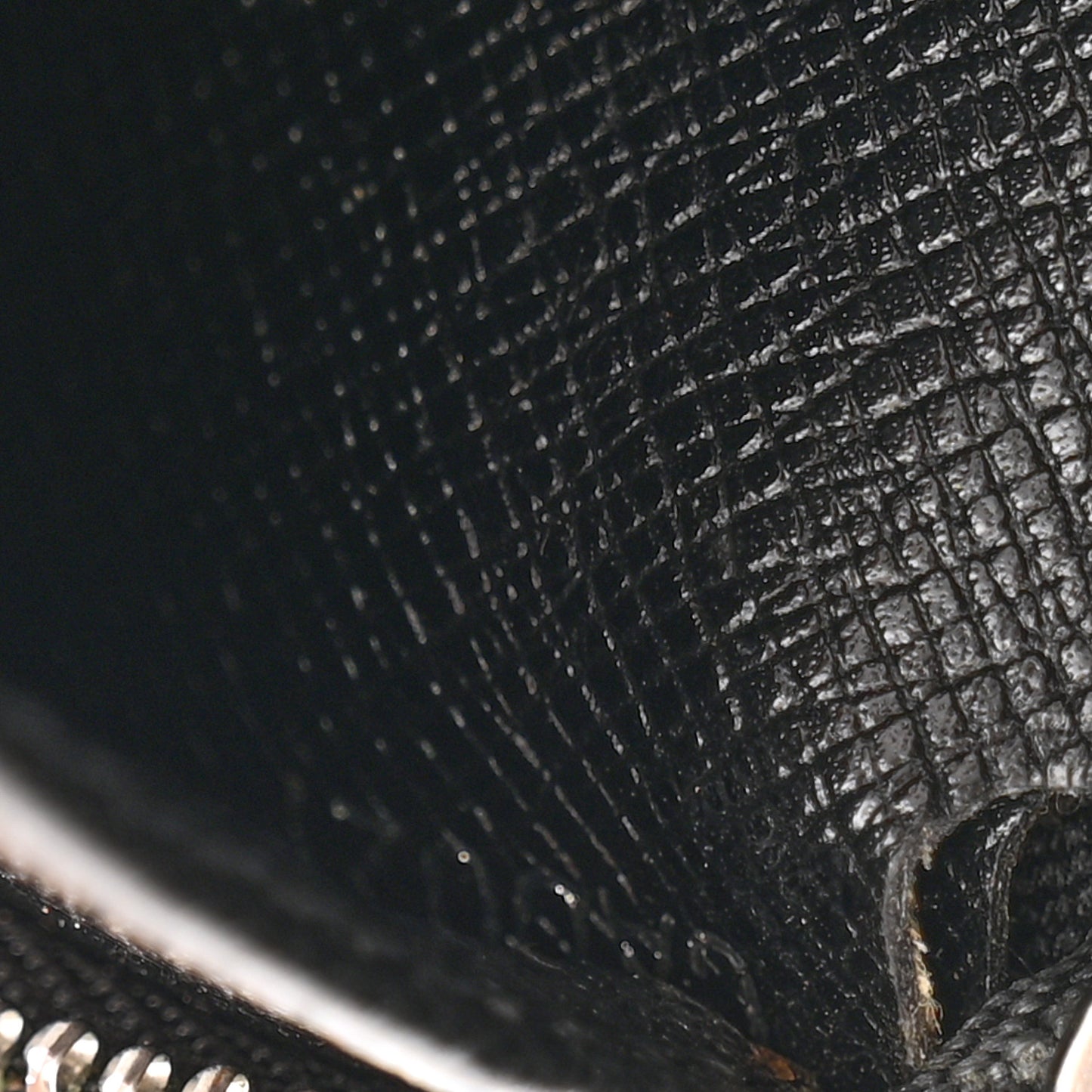Taiga Zip Wallet Black