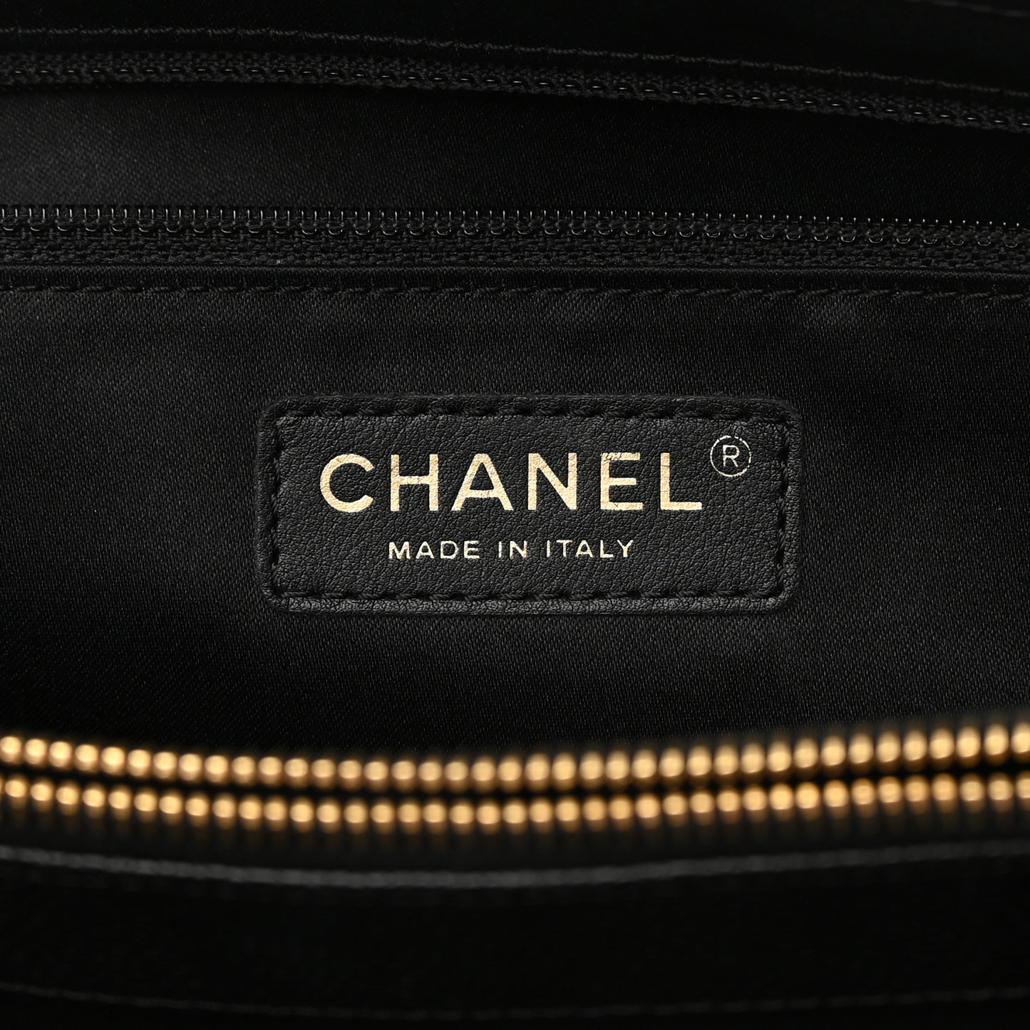 Caviar Quilted XL Grand Shopping Tote GST Black