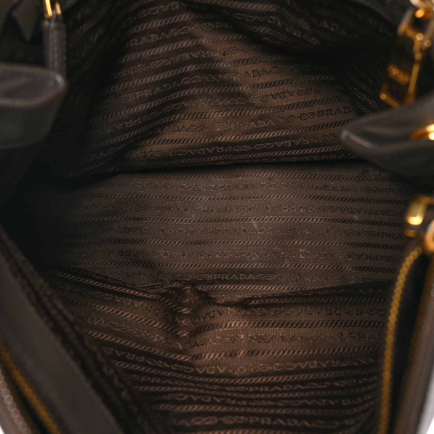 Saffiano Large Galleria Double Zip Tote Argilla