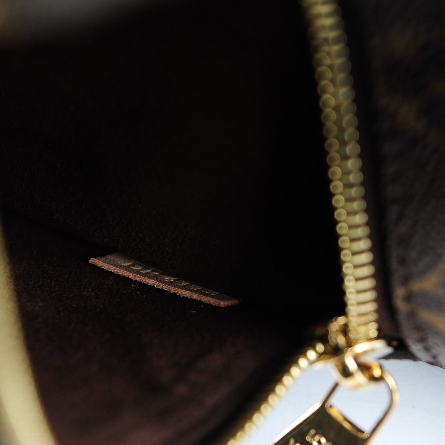 Louis Vuitton Monogram Pochette Metis 7 of 8