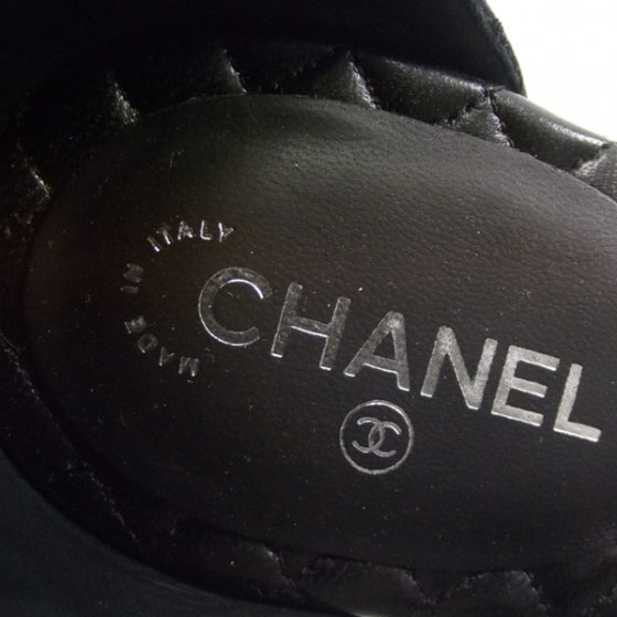 Chanel Quilted Thong Sandals Black 36.5 C 6 of 9
