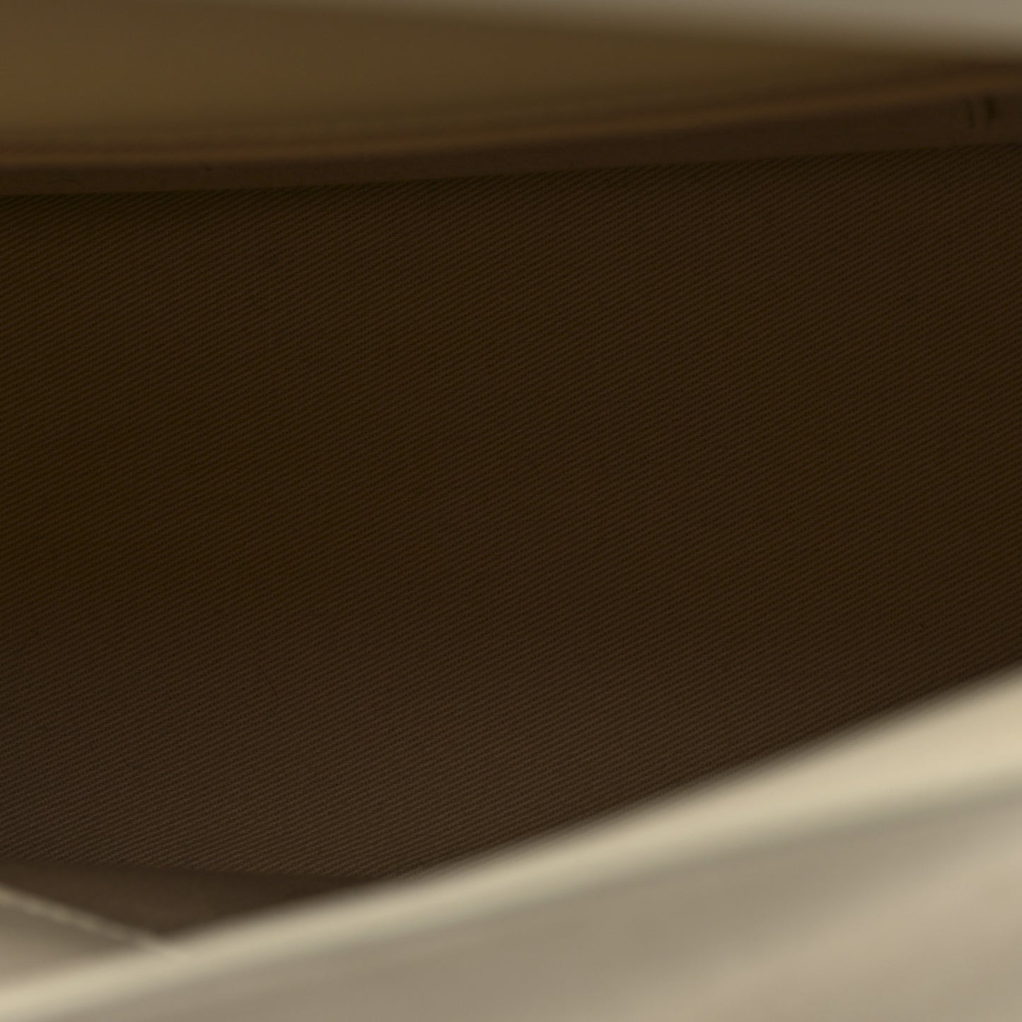 Smooth Calfskin La Pochette Rond Carre Light Ivory