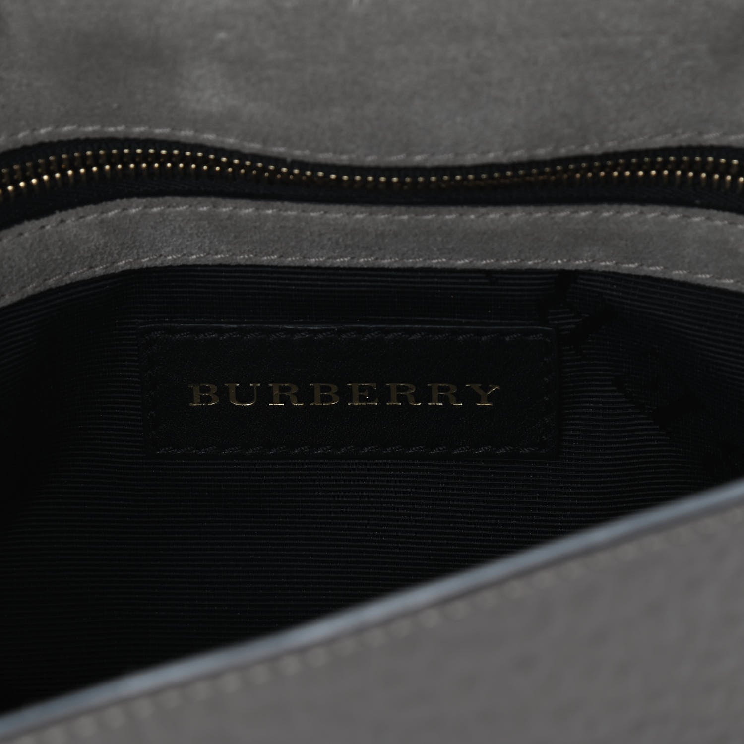 Burberry Signature Grain Medium Mildenhall Crossbody Bag Pale Grey 5 of 9