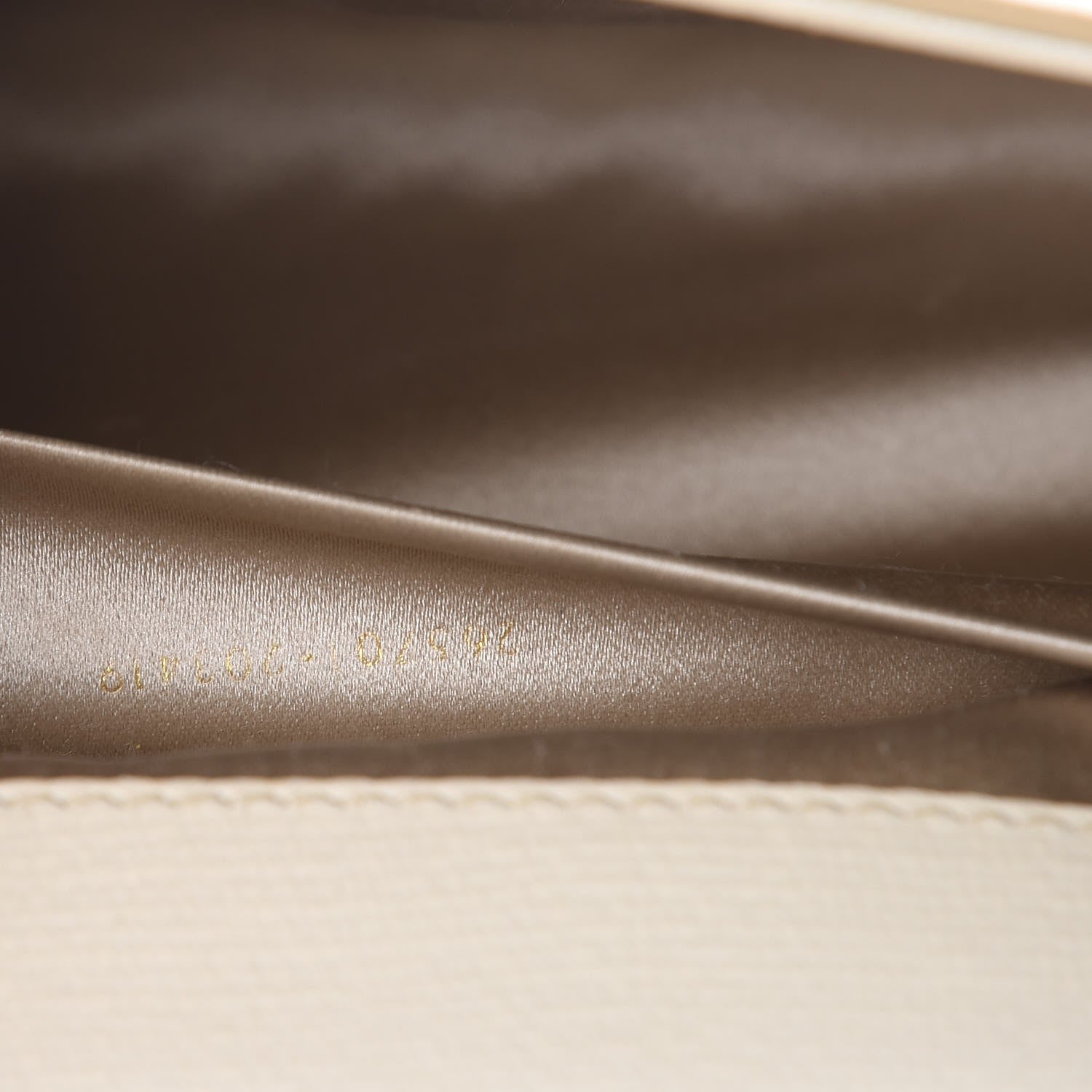 Saint Laurent Textured Calfskin Classic Y Clutch Light Beige 7 of 10