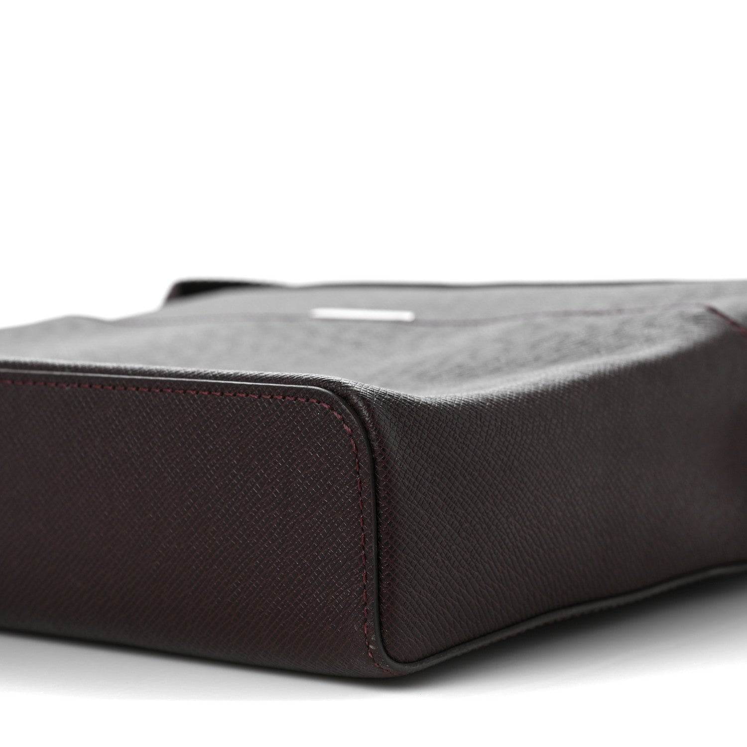 Louis Vuitton Taiga Anton Messenger PM Acajou 1109771 – FASHIONPHILE