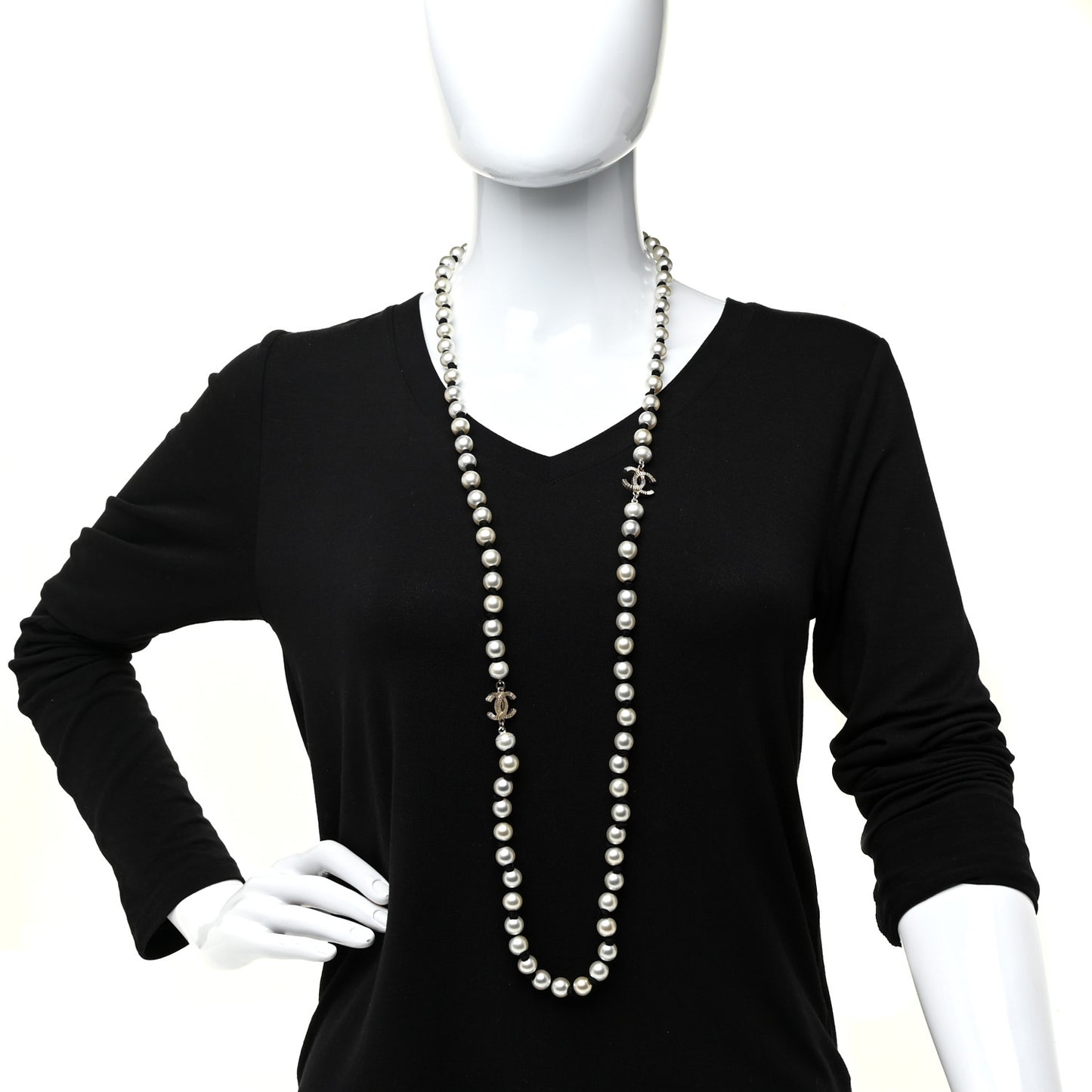 Pearl Grosgrain CC Runway Long Necklace Gold