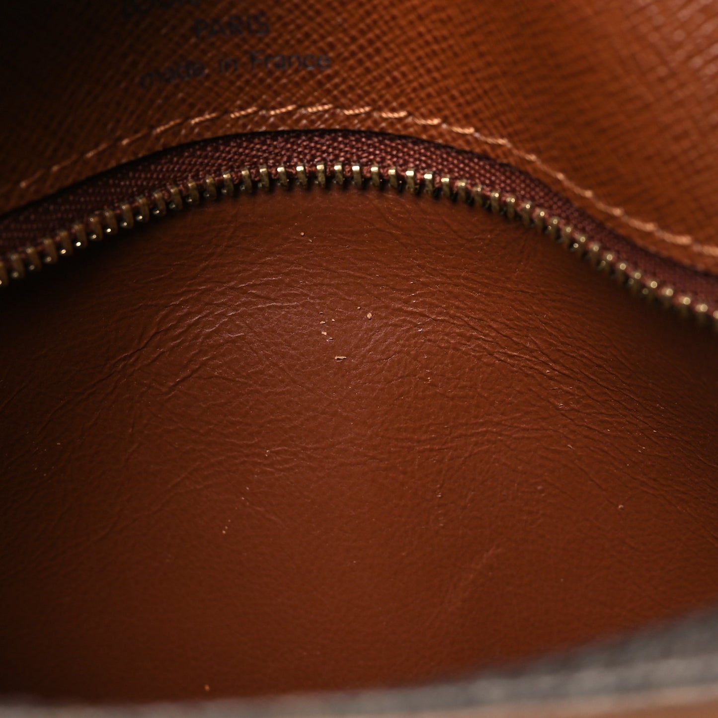 Monogram Nil 28