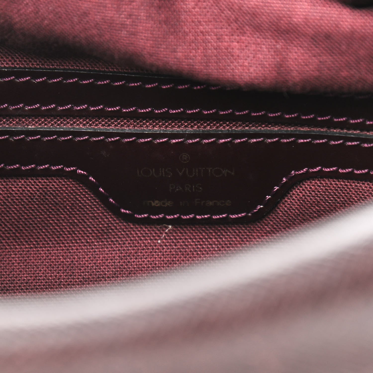 Louis Vuitton Taiga Reporter Messenger Acajou 7 of 14